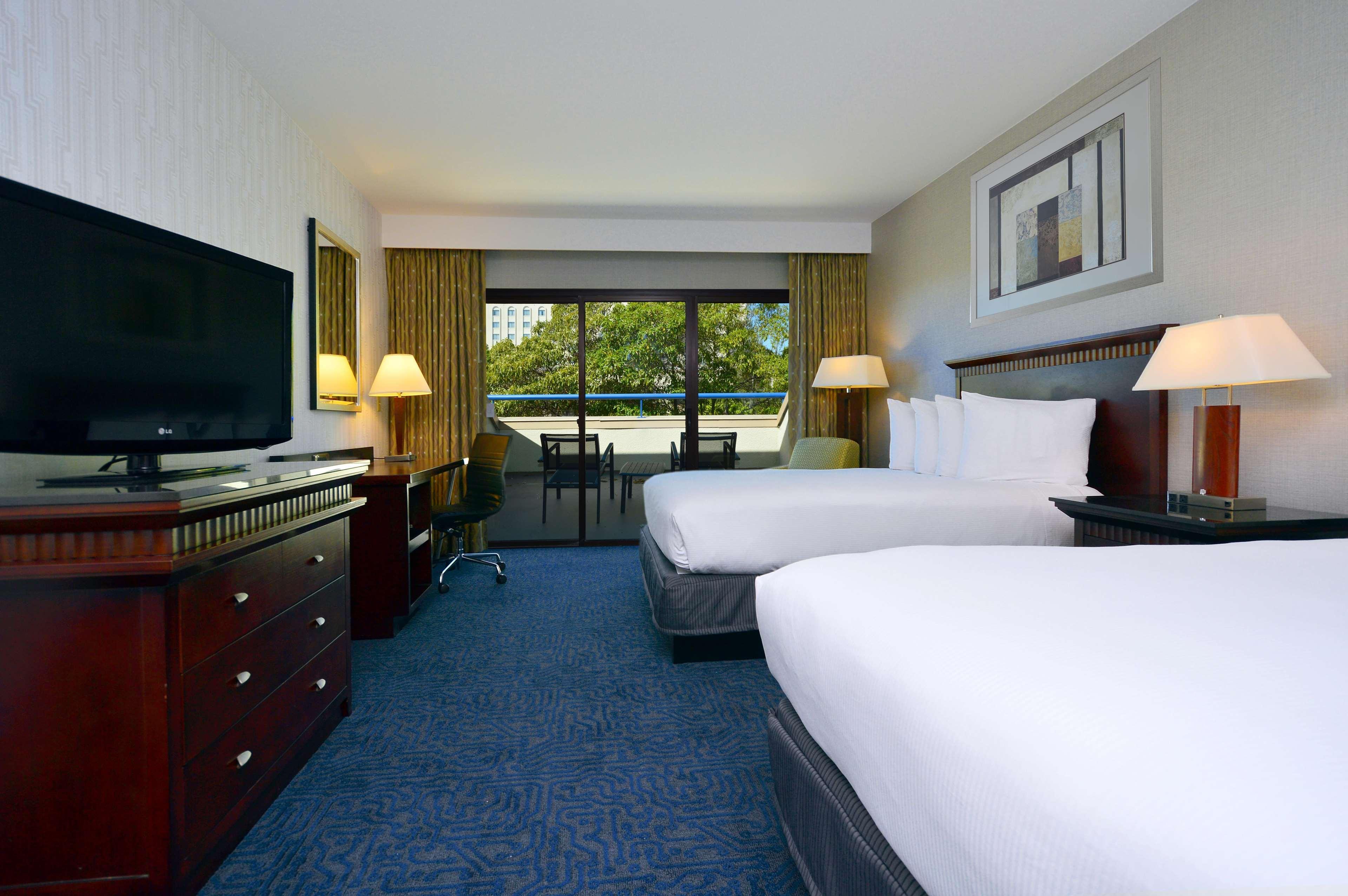 Готель Doubletree By Hilton Newark-Fremont Екстер'єр фото