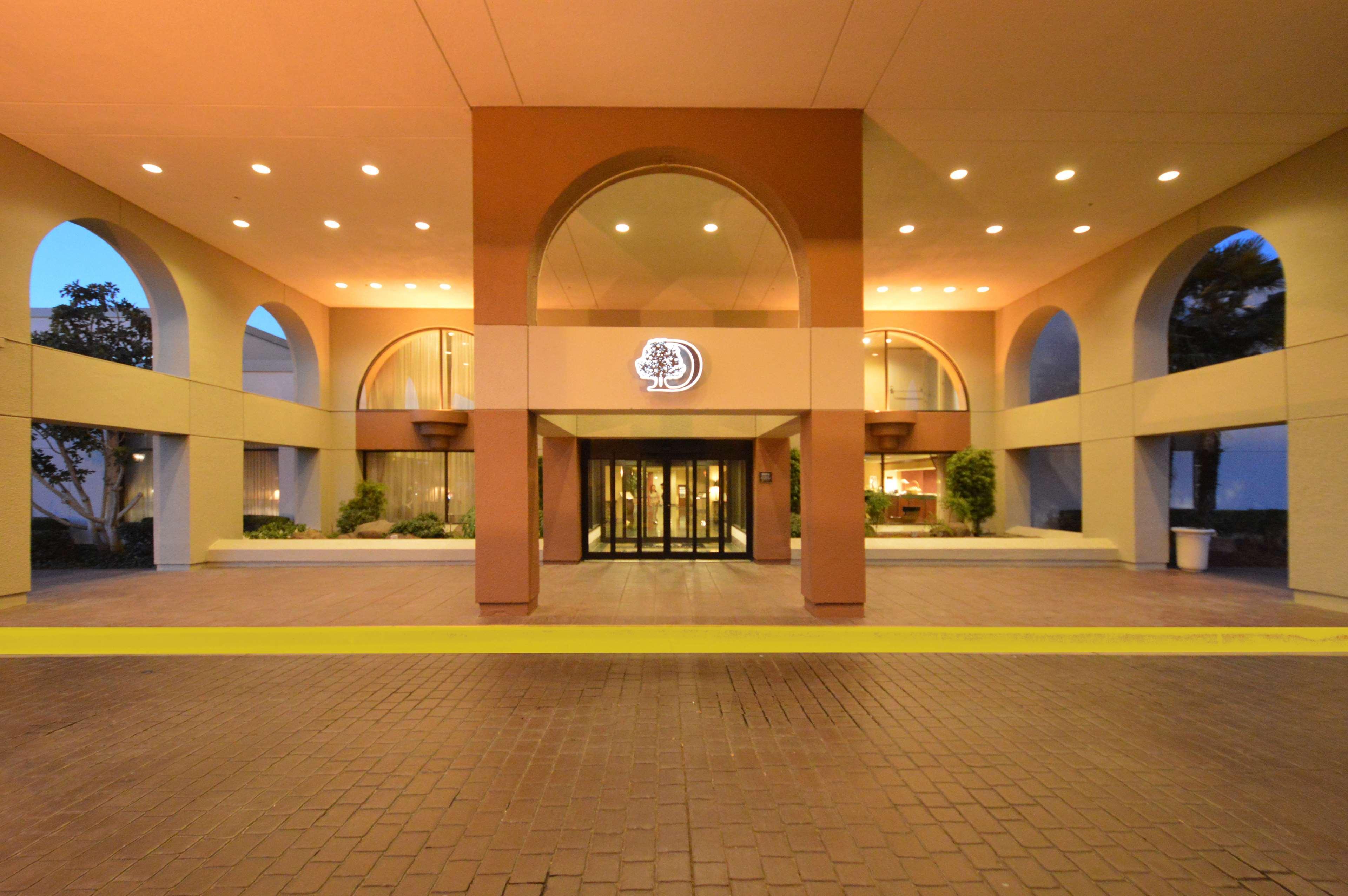 Готель Doubletree By Hilton Newark-Fremont Екстер'єр фото