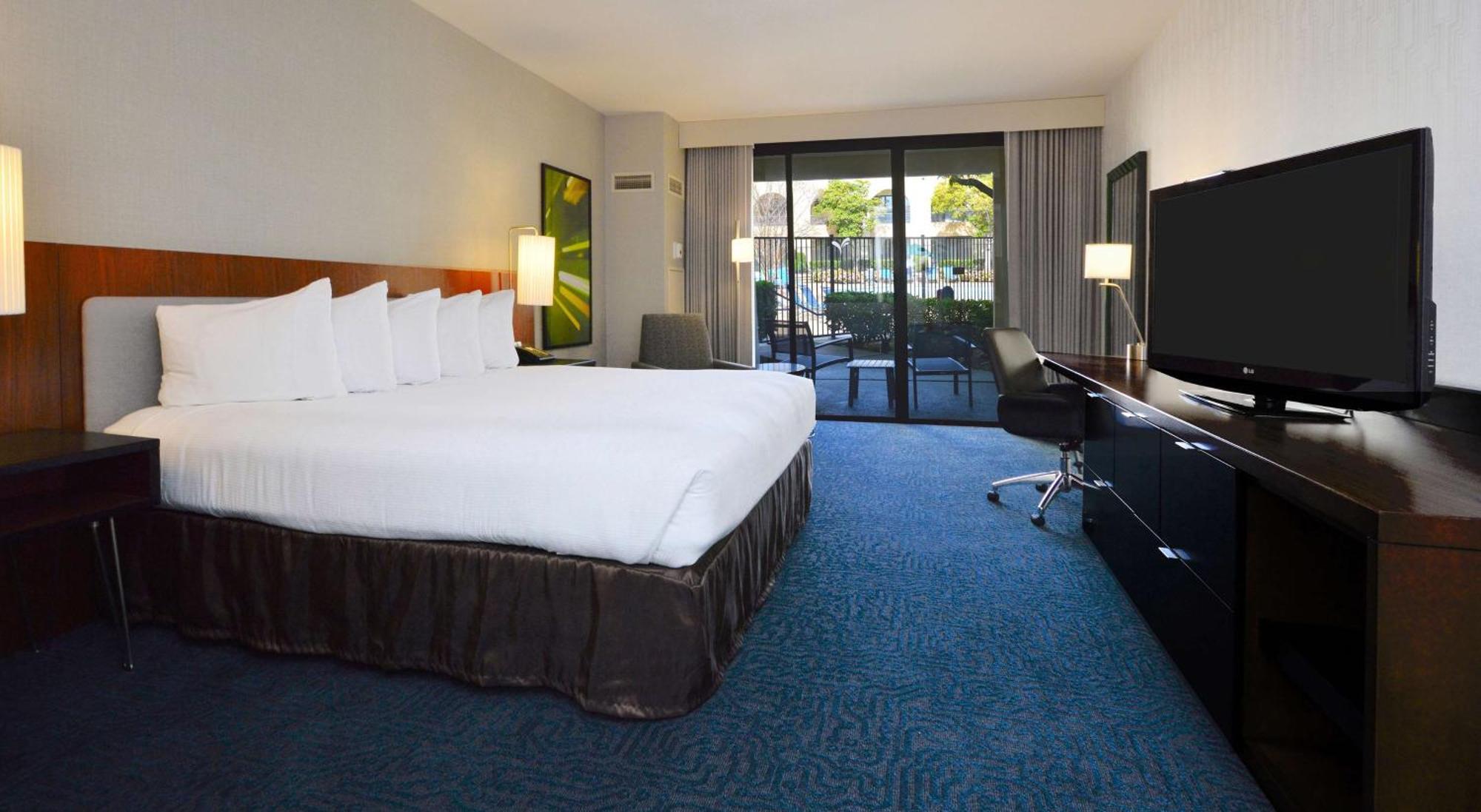 Готель Doubletree By Hilton Newark-Fremont Екстер'єр фото