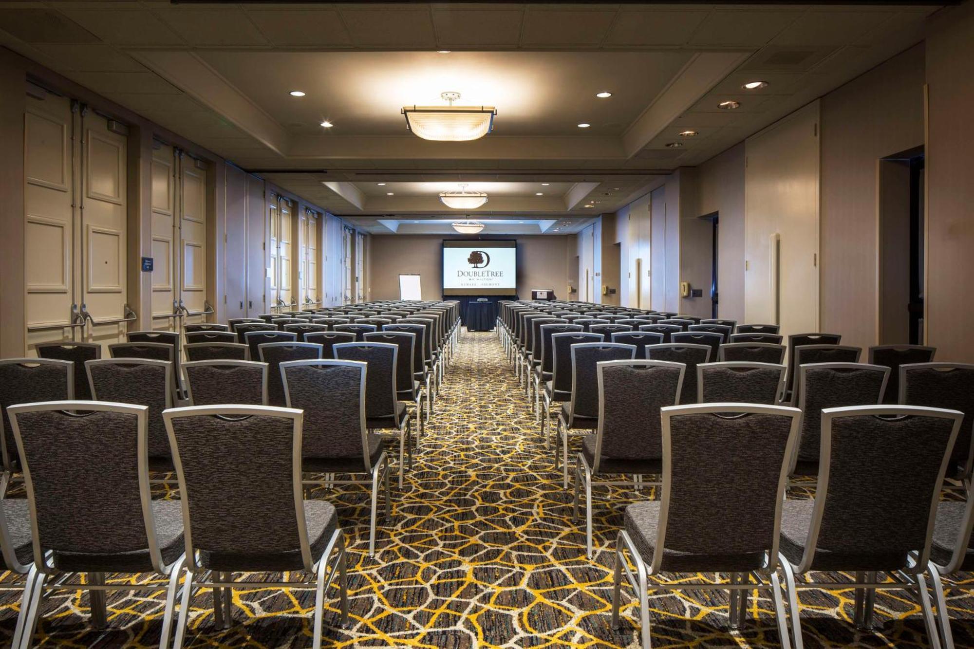Готель Doubletree By Hilton Newark-Fremont Екстер'єр фото