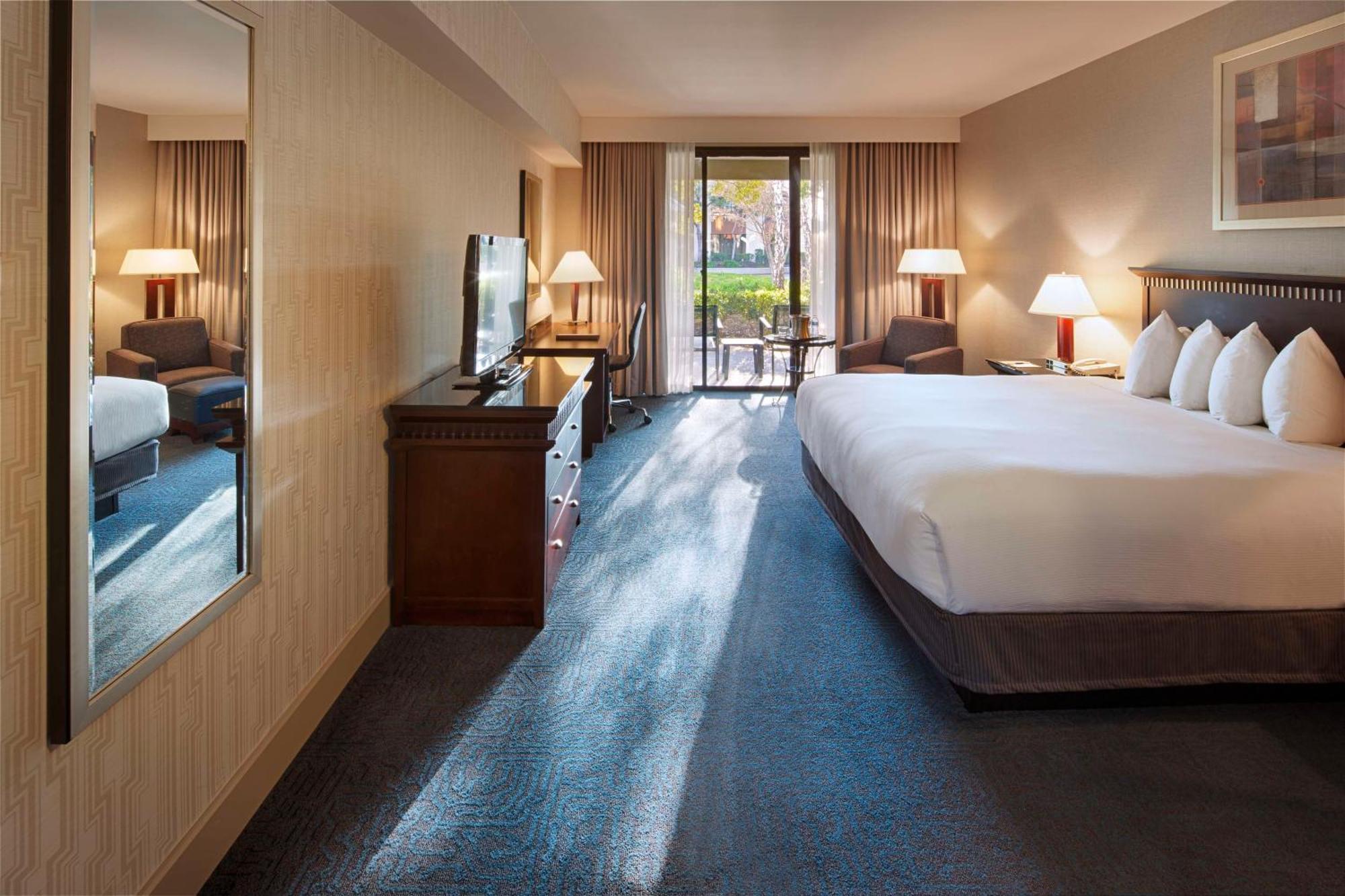 Готель Doubletree By Hilton Newark-Fremont Екстер'єр фото