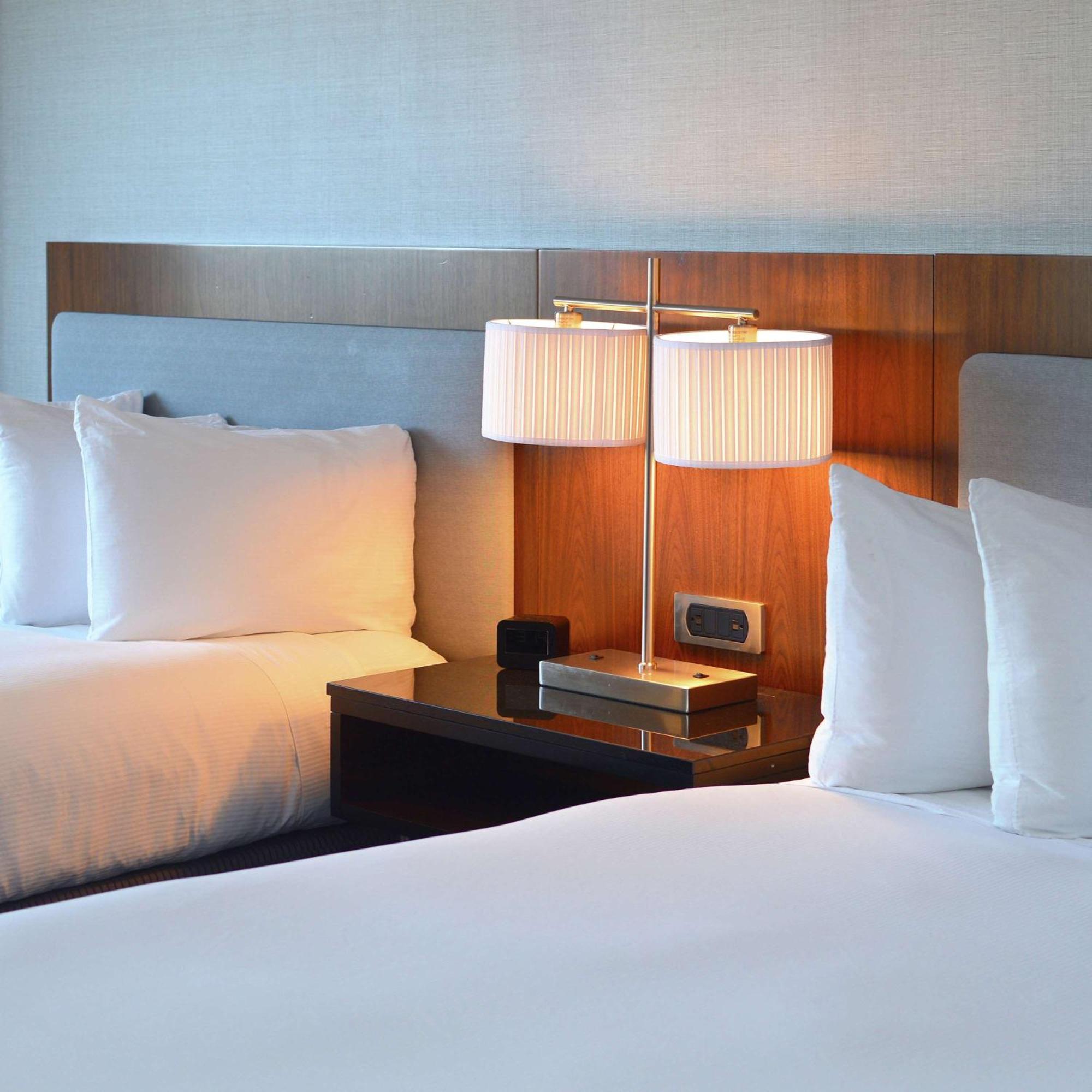 Готель Doubletree By Hilton Newark-Fremont Екстер'єр фото