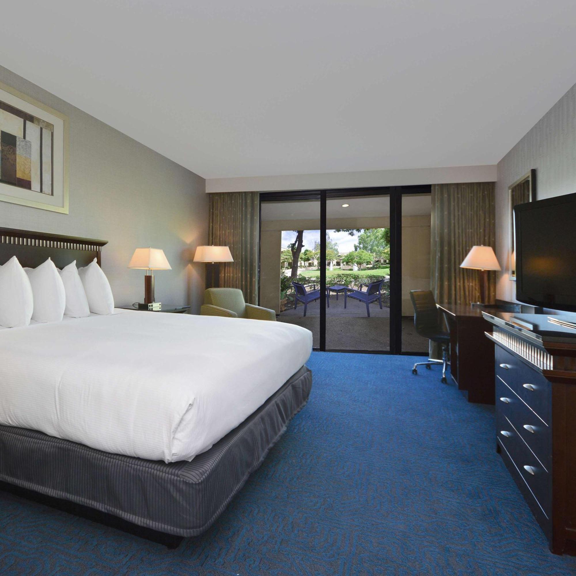 Готель Doubletree By Hilton Newark-Fremont Екстер'єр фото